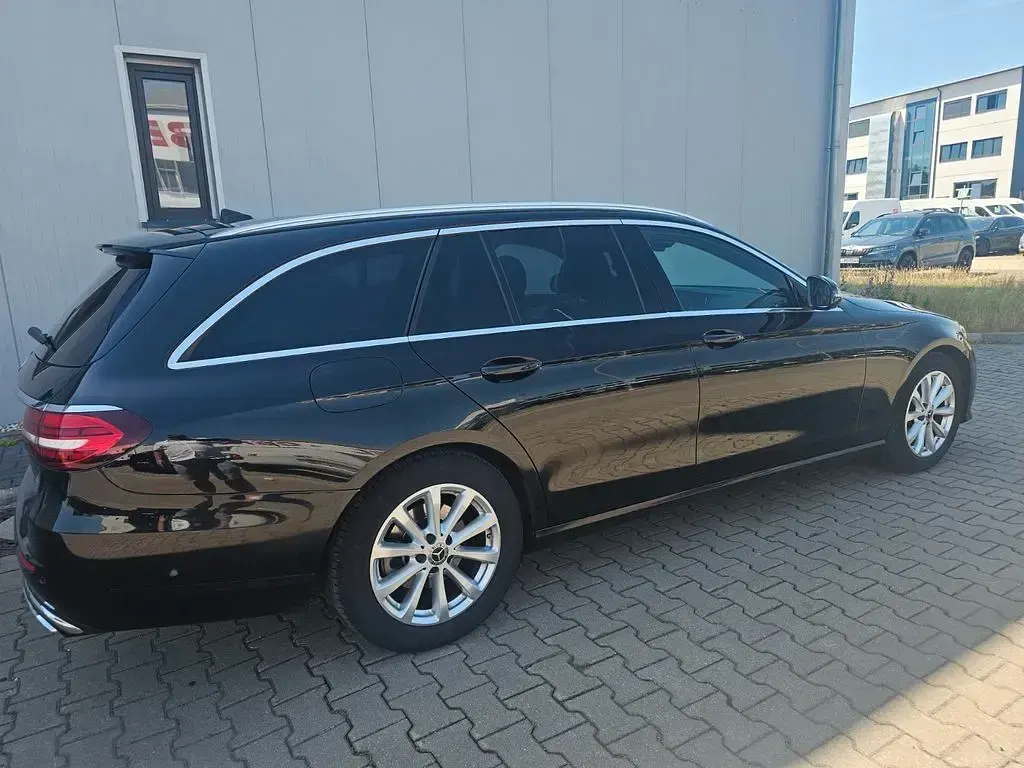 Gebraucht Mercedes E200 160 PS (117 kW) 2022 Schwarz Kombi