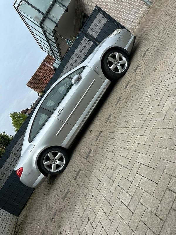 Silber Gebraucht 2008 Peugeot 407 Coupe Platinum Coupé | 4.500 € (Guter Preis) - Bild 1/4