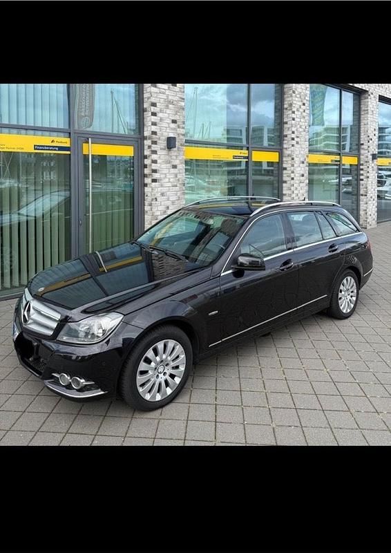 Schwarz Gebraucht 2011 Mercedes C220 Avantgarde Kombi | 3.800 € (Superpreis) - Bild 1/4