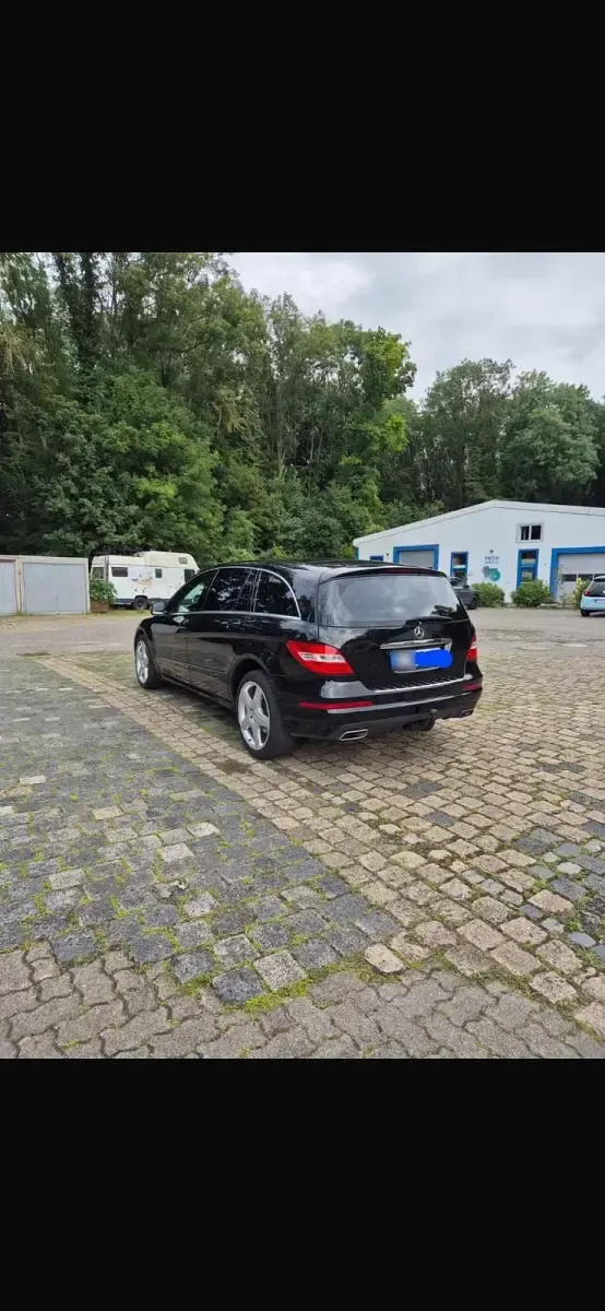Używany Mercedes R350 265 KM (194 kW) 2011 Czarny Minivan