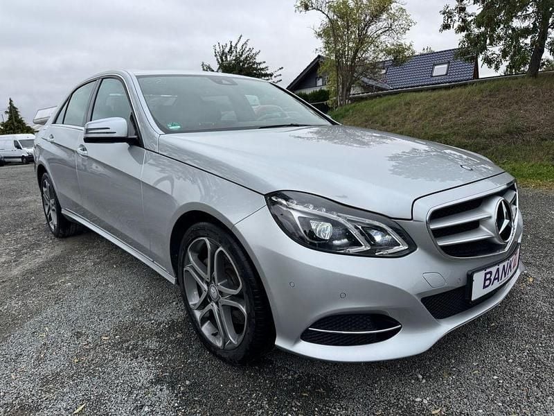 Silber Gebraucht 2014 Mercedes E350 Limousine | 17.900 € (Fairer Preis) - Bild 1/4