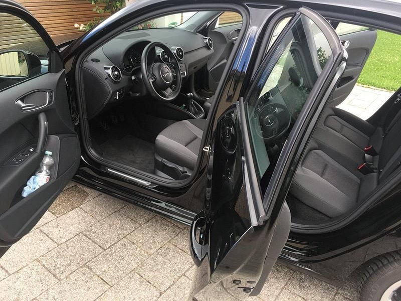 Gebraucht Audi A1 Sportback Design 95 PS (69 kW) 2017 Schwarz Kleinwagen