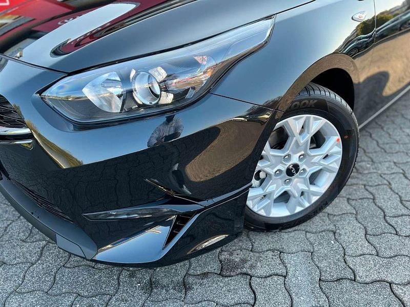 Gebraucht Kia Ceed Vision 140 PS (102 kW) 2024 Zilinaschwarz Kleinwagen