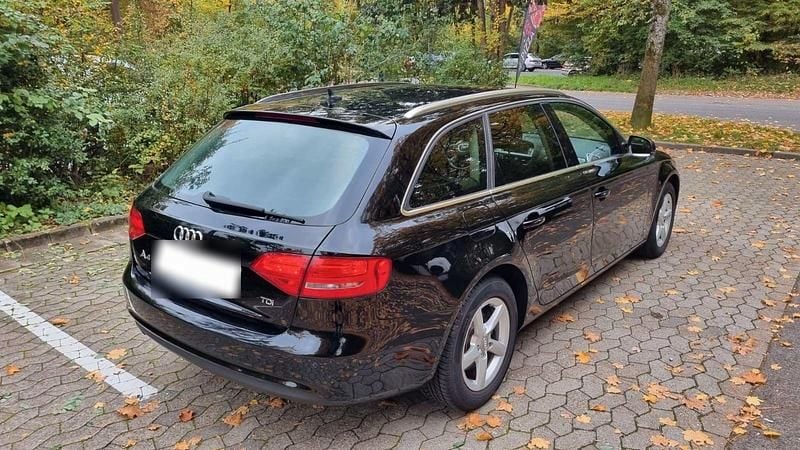 Gebraucht Audi A4 143 PS (105 kW) 2013 Schwarz Kombi