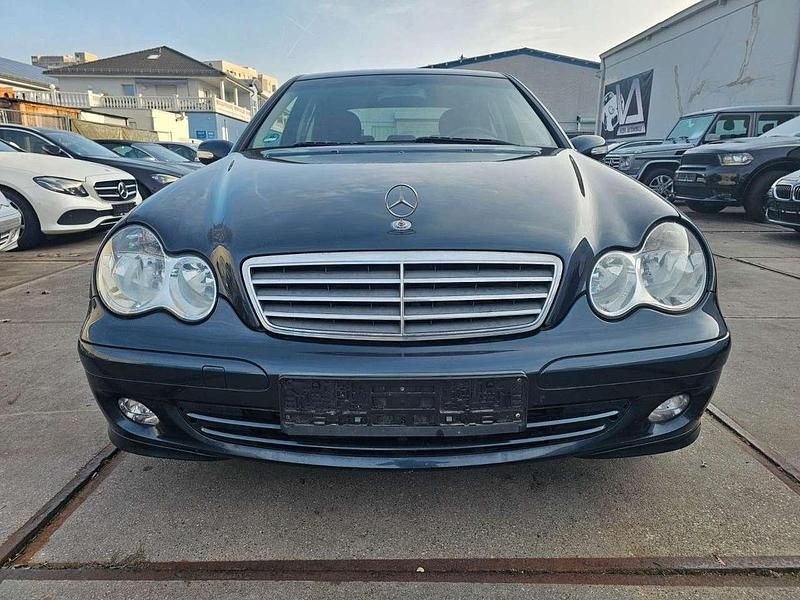 Gebraucht Mercedes C200 163 PS (119 kW) 2004 Smaragdschwarz  metalliclack Limousine