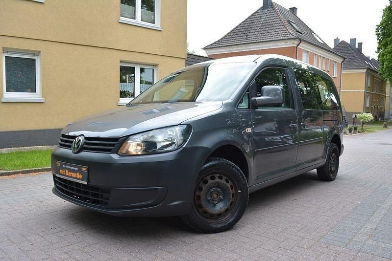 Grau Gebraucht 2011 VW Caddy Maxi Trendline Van / Kleinbus | 7.490 € (Superpreis) - Bild 1/4