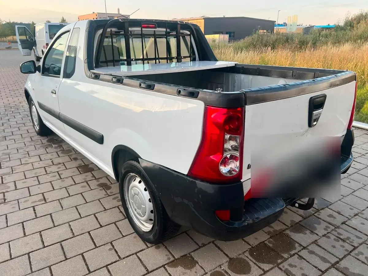 Gebraucht Dacia Pick up 87 PS (63 kW) 2011 Weiß Pickup