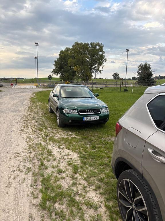 Gebraucht Audi A4 110 PS (80 kW) 1999 Grün Limousine