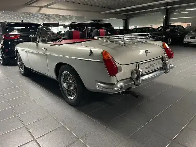 Usata MG B 95 CV (69 kW) 1974 Argento Cabrio