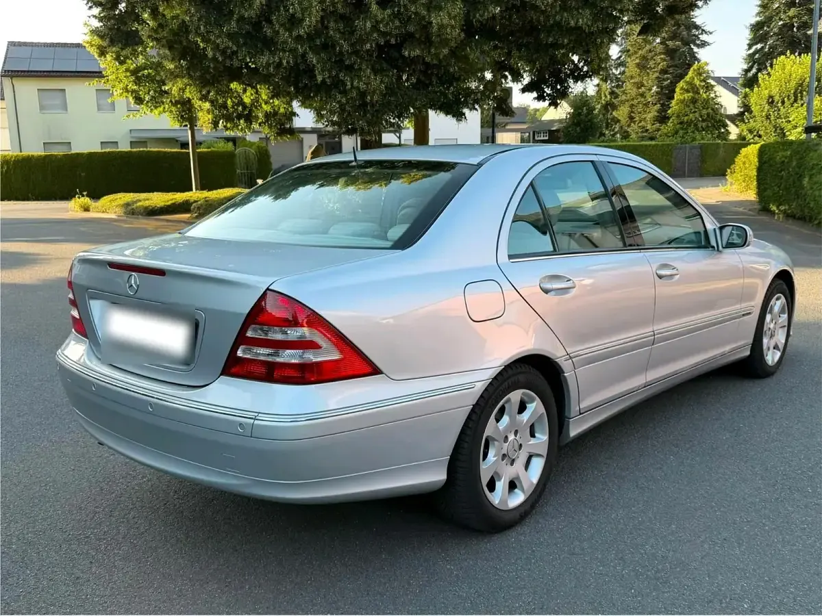 Gebraucht Mercedes C230 Elegance 204 PS (150 kW) 2006 Silber Limousine