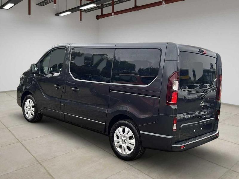 Neu Nissan Primastar Tekna 170 PS (125 kW) 2026 Grau Van / Kleinbus