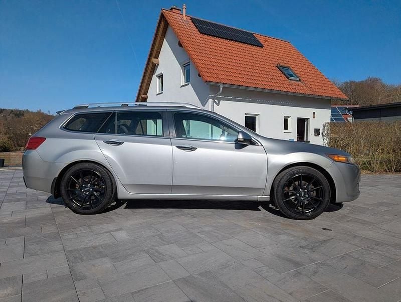 Gebraucht Honda Accord Elegance 150 PS (110 kW) 2010 Silber Kombi