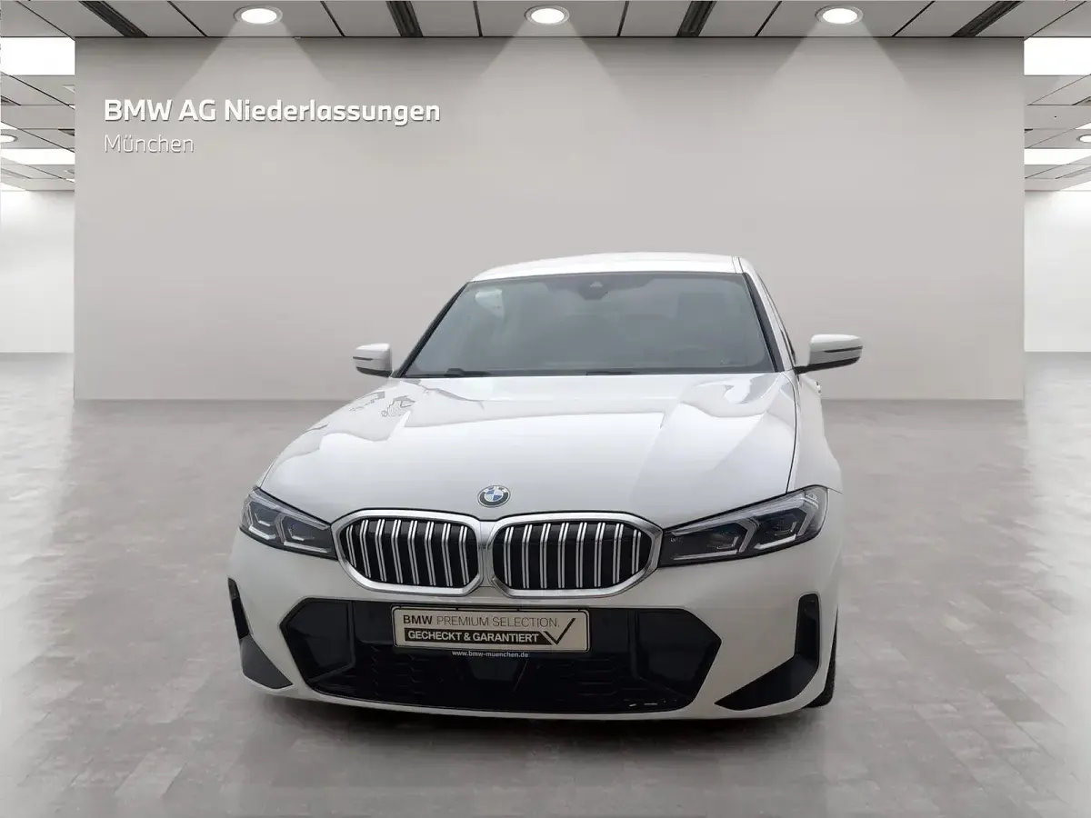 Gebraucht BMW 320 Performance 190 PS (139 kW) 2023 Weiß Limousine