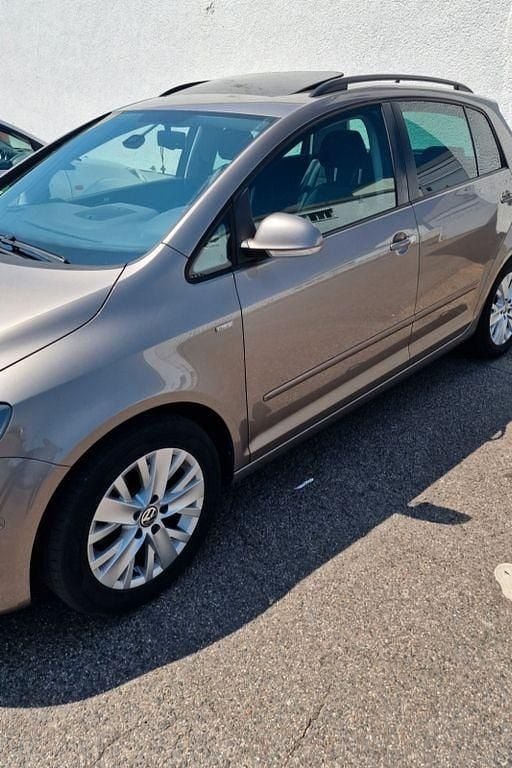 Gebraucht VW Golf Plus Cross Life 140 PS (102 kW) 2013 Gold Van / Kleinbus