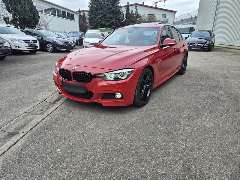 Second-hand BMW 330 Performance 258 CP (189 kW) 2018 Roșu Berlinǎ