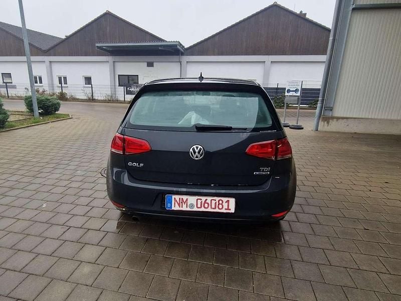 Gebraucht VW Golf VII Comfortline 110 PS (80 kW) 2015 Uranograu Kleinwagen