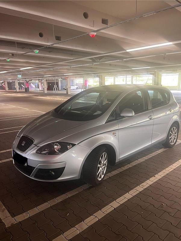 Second-hand Seat Altea 140 CP (102 kW) 2011 Argintiu Monovolum