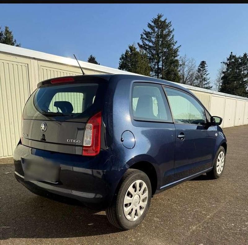 Blau Gebraucht 2014 Skoda Citigo Active Kleinwagen | 4.200 € (Fairer Preis) - Bild 1/4