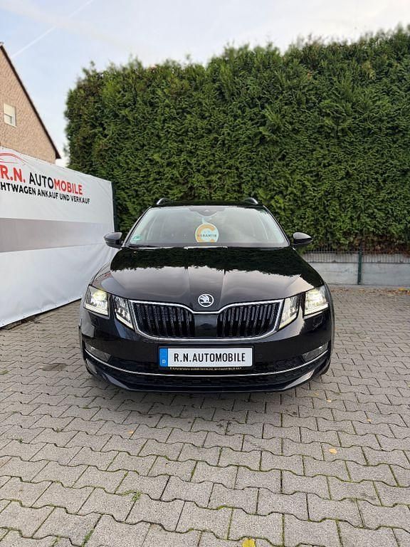 Schwarz Gebraucht 2020 Skoda Octavia Premium Edition Kombi | 13.800 € (Fairer Preis) - Bild 1/4