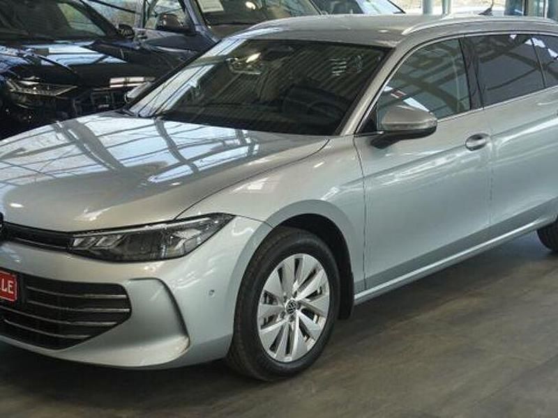 Silber Gebraucht 2024 VW Passat Kombi | 40.991 € (Superpreis) - Bild 1/4