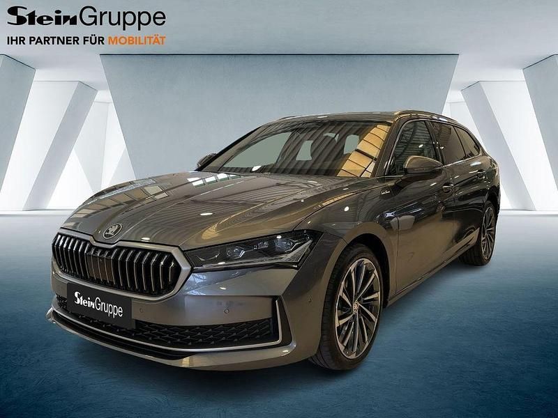 Grau Neu 2025 Skoda Superb LAURIN & KLEMENT Kombi | 47.790 € (Fairer Preis) - Bild 1/4