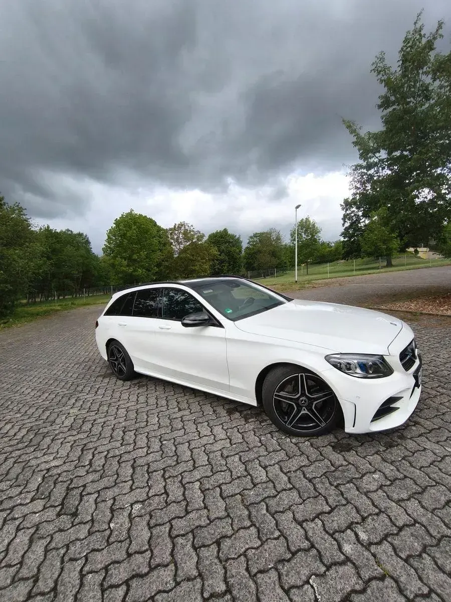 Gebraucht Mercedes C300 AMG 245 PS (180 kW) 2019 Weiß Limousine