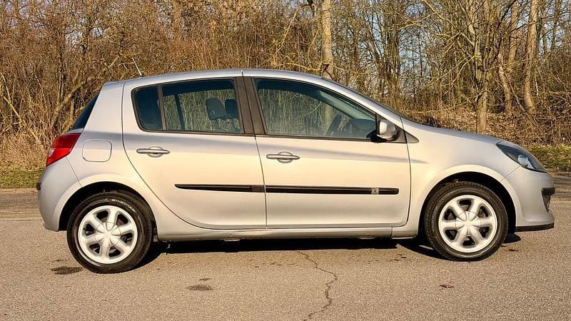 Gebraucht Renault Clio III 79 PS (58 kW) 2007 Grau Limousine