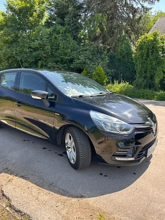 Gebraucht Renault Clio Life 73 PS (53 kW) 2018 Schwarz Limousine