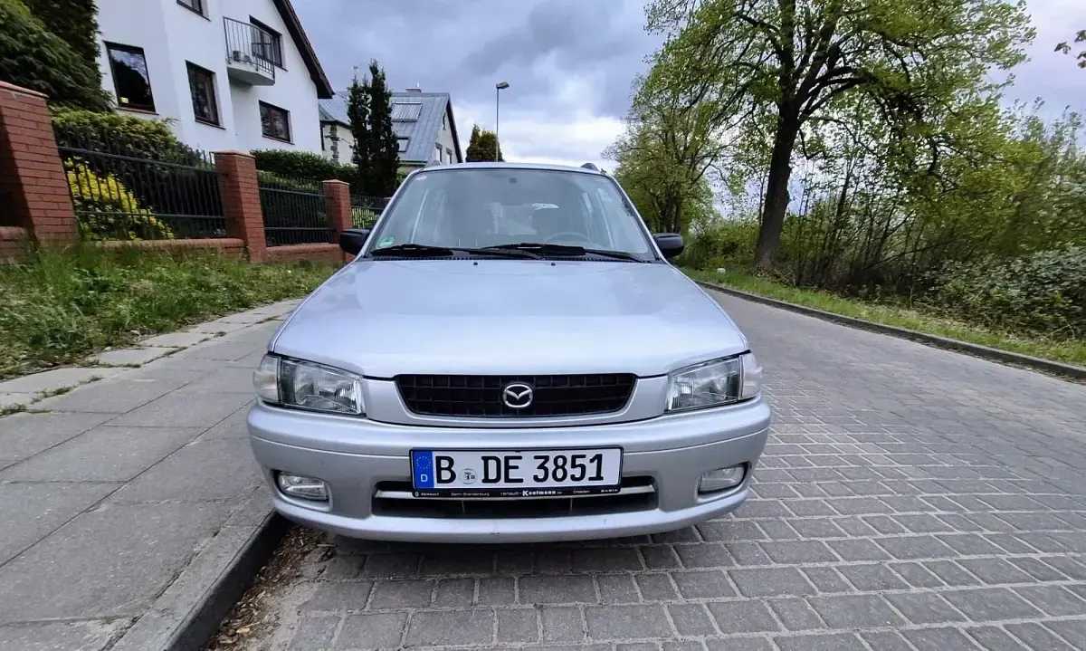 Gebraucht Mazda Demio 62 PS (45 kW) 1999 Silber Kleinwagen
