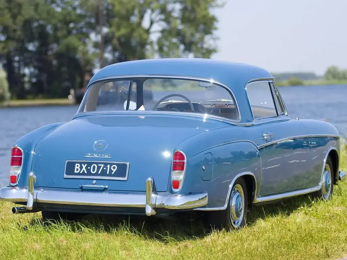 Gebraucht Mercedes 220 116 PS (85 kW) 1960 Blau Coupé