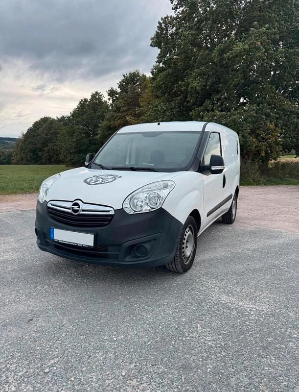 Weiß Gebraucht 2017 Opel Combo Van / Kleinbus | 4.700 € (Guter Preis) - Bild 1/4