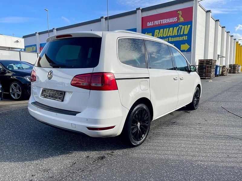 Gebraucht VW Sharan 140 PS (102 kW) 2011 Weiß Van / Kleinbus