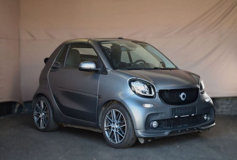 Grau Gebraucht 2017 Smart ForTwo Cabrio Brabus Cabrio | 17.680 € (Guter Preis) - Bild 1/4