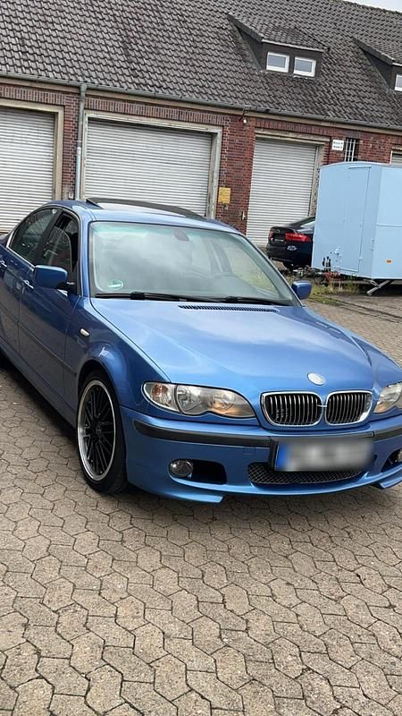Blau Gebraucht 2004 BMW 330 Sport Line Limousine | 6.500 € (Guter Preis) - Bild 1/4
