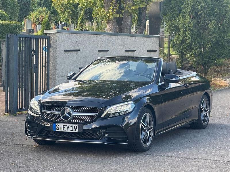 Obsidianschwarz Gebraucht 2019 Mercedes C180 AMG line Cabrio | 24.900 € (Superpreis) - Bild 1/4