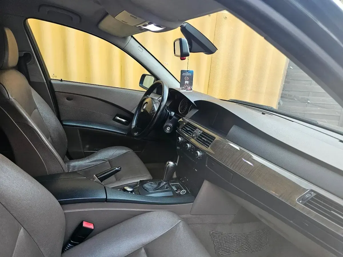 Gebraucht BMW 525 163 PS (119 kW) 2005 Schwarz Limousine