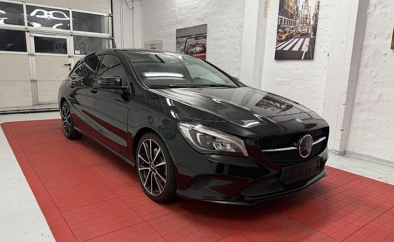 Schwarz Gebraucht 2017 Mercedes CLA250 Shooting Brake Night Kombi | 19.500 € (Fairer Preis) - Bild 1/4