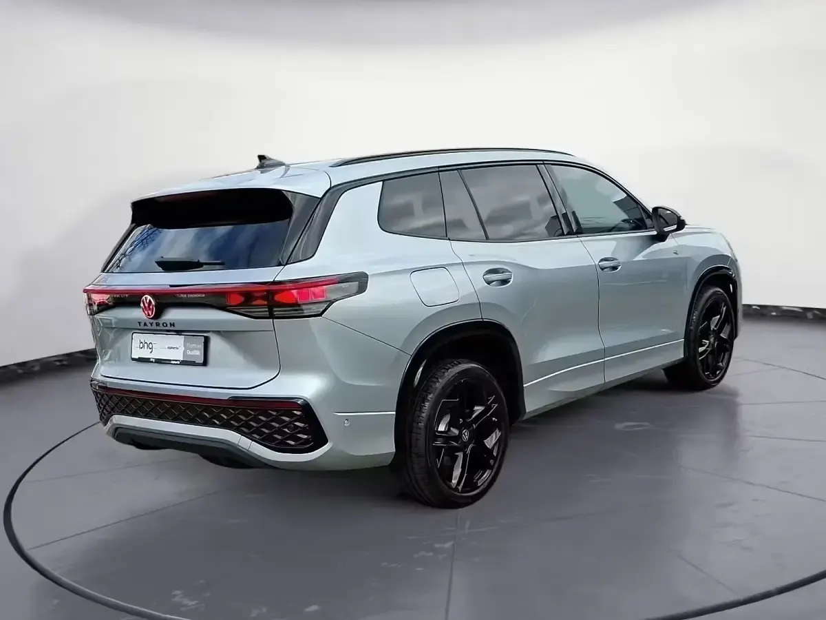 Second-hand VW Tayron R-line 193 CP (141 kW) 2026 Argintiu SUV