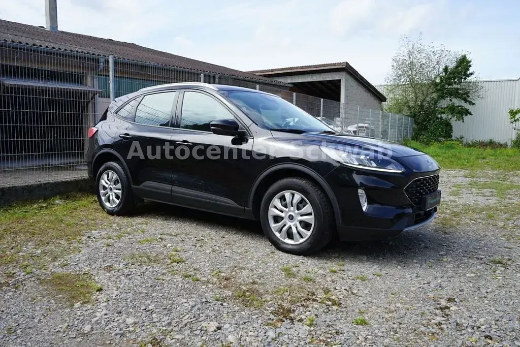 Używany Ford Kuga Cool & Connect 120 KM (88 kW) 2021 Czarny SUV