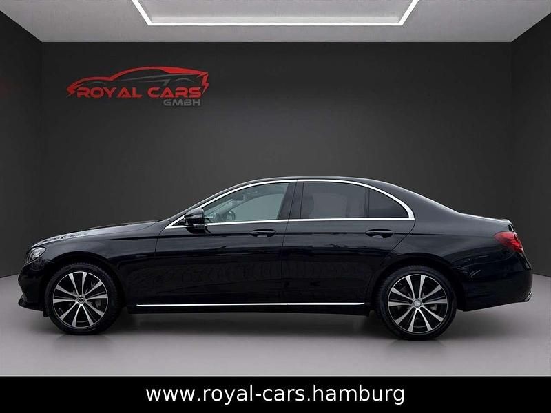 Gebraucht Mercedes E300 211 PS (155 kW) 2019 Schwarz Limousine