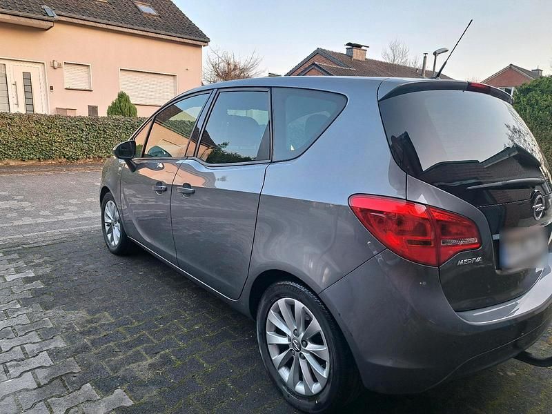 Gebraucht Opel Meriva 120 PS (88 kW) 2016 Van / Kleinbus