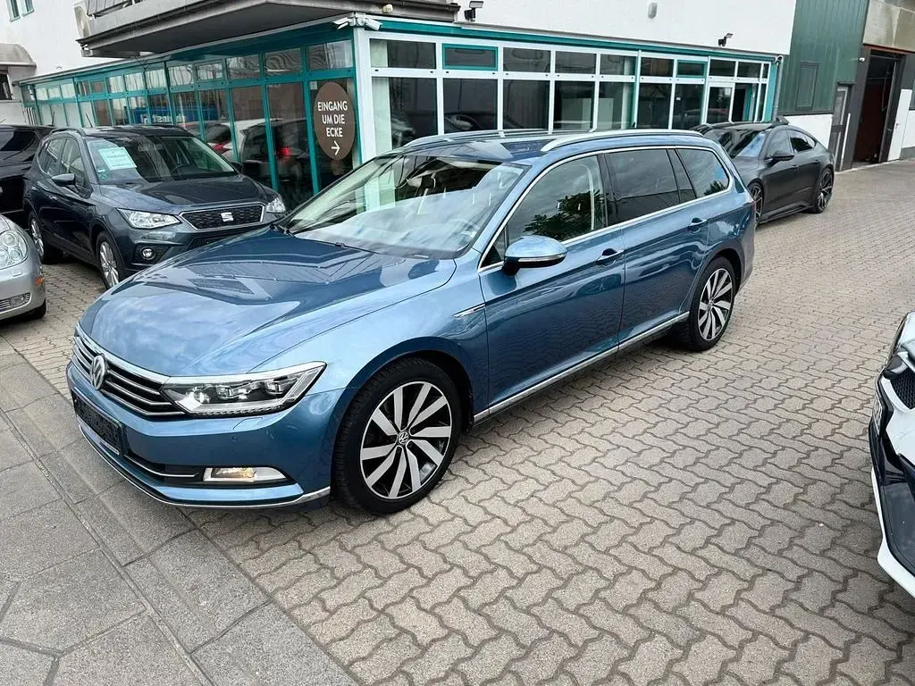 Gebraucht VW Passat Highline 239 PS (175 kW) 2015 Blau Kombi