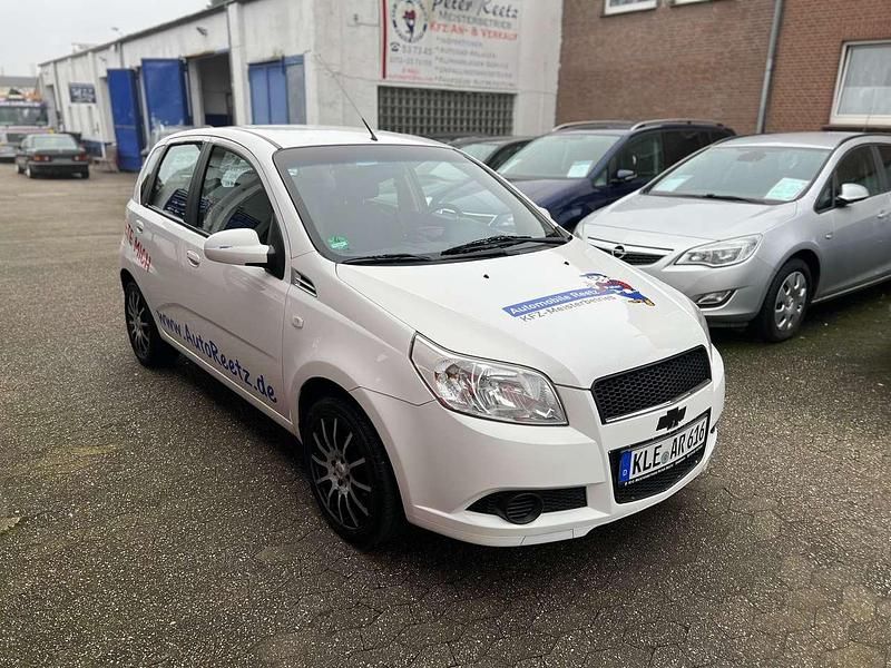 Gebraucht Chevrolet Aveo 84 PS (61 kW) 2009 Galaxy white (solid) Kleinwagen