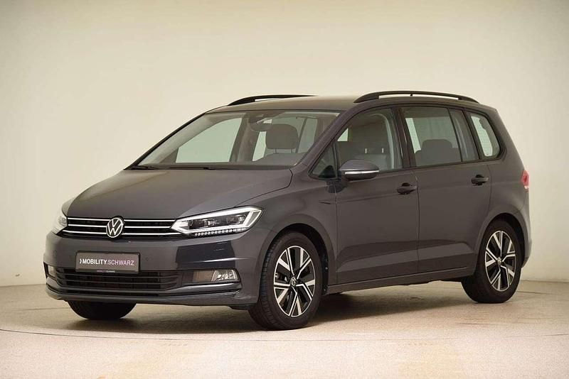 Urano gray Gebraucht 2024 VW Touran Comfortline Van / Kleinbus | 34.360 € (Etwas zu teuer) - Bild 1/3