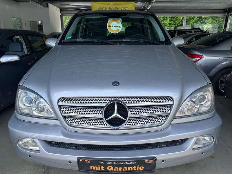 Brillantsilber metalliclack Gebraucht 2003 Mercedes ML270 SUV | 4.850 € (Fairer Preis) - Bild 1/4