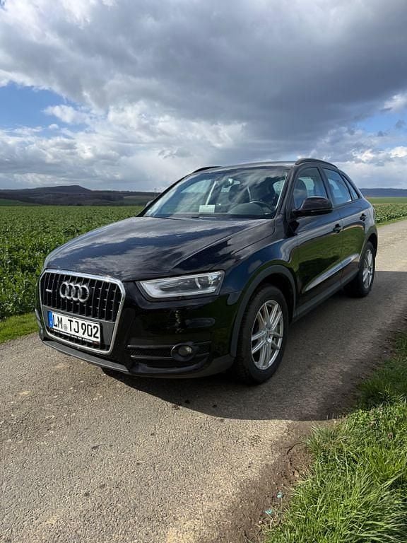 Second-hand Audi Q3 Ambiente 170 CP (125 kW) 2012 Negru SUV