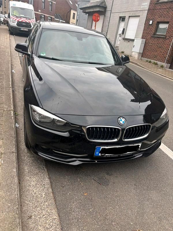 Schwarz Gebraucht 2017 BMW 320 Sport Line Kombi | 11.500 € (Fairer Preis) - Bild 1/4