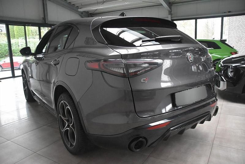 Gebraucht Alfa Romeo Stelvio 280 PS (205 kW) 2024 Grau metallic SUV
