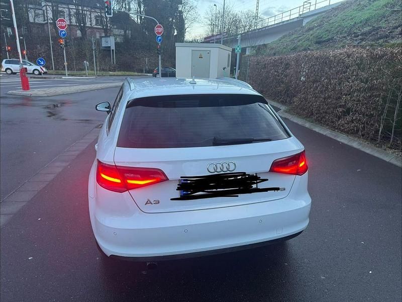 Gebraucht Audi A3 Ambiente 110 PS (80 kW) 2015 Weiß Limousine