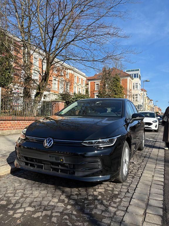 Gebraucht VW Golf VIII 116 PS (85 kW) 2024 Schwarz Limousine